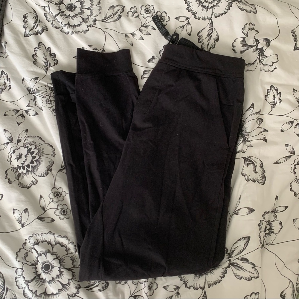 Black Lululemon men’s joggers size M